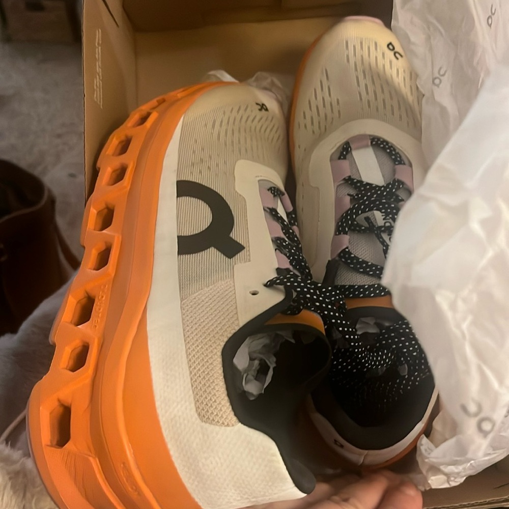 Cloud monster by OnCLOUD (OC) women’s running shoes brand new!!